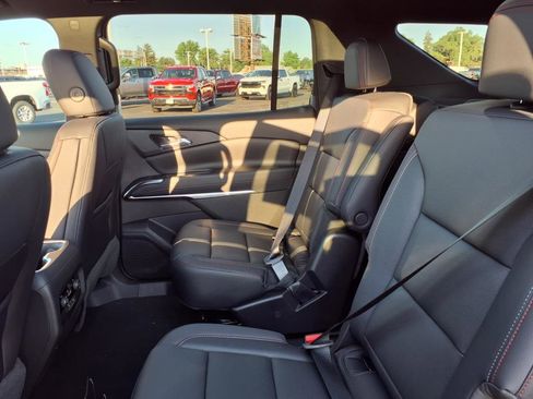 New 2025 Chevrolet Traverse Z71 w/ Driver Confidence Package image 12