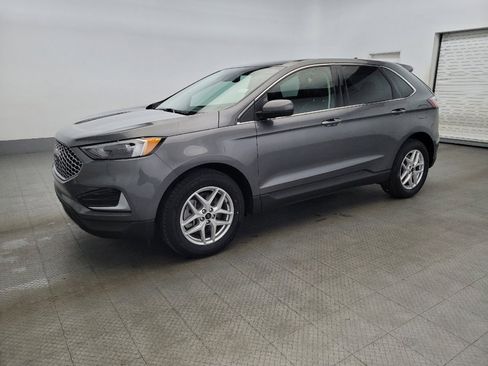 Used 2024 Ford Edge SEL image 2