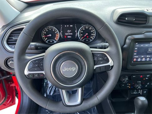 Used 2021 Jeep Renegade Sport image 17