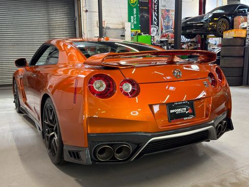 Used 2017 Nissan GT-R Premium w/ Premium Interior Package AWD/4WD image 21