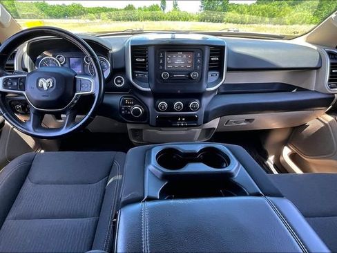Used 2019 RAM 1500 Big Horn AWD/4WD image 8