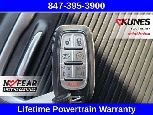 Used 2023 Chrysler Pacifica Touring-L FWD image 51