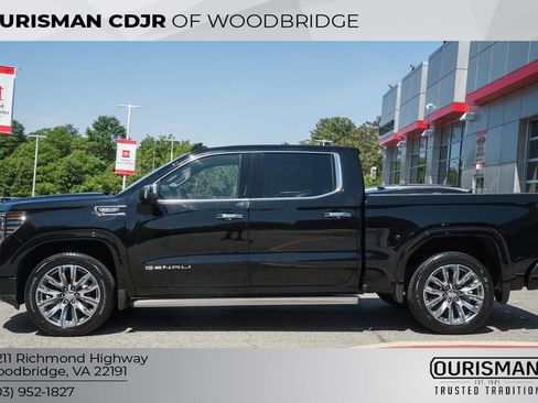Used 2024 GMC Sierra 1500 Denali AWD/4WD image 5