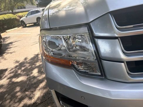 Used 2017 Ford Expedition Platinum RWD image 10