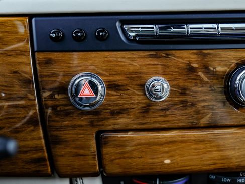 Used 2014 Rolls-Royce Phantom Sedan image 59