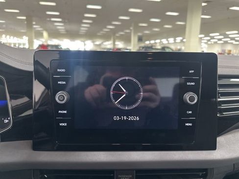 Used 2025 Volkswagen Jetta SE image 14