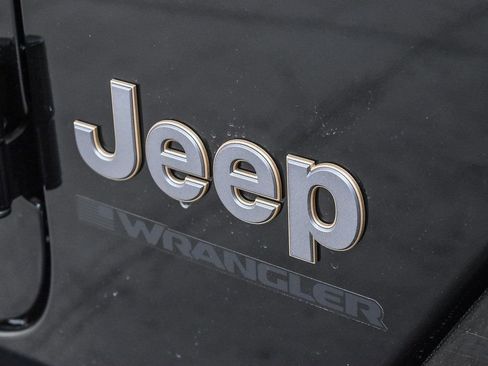 New 2025 Jeep Wrangler Unlimited Rubicon 392 image 9