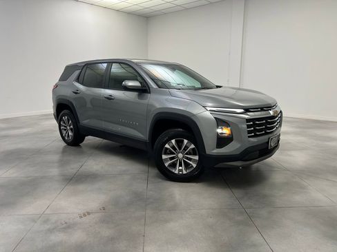 Used 2026 Chevrolet Equinox LT FWD image 1