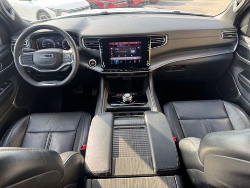 Used 2024 Jeep Wagoneer Series II w/ Flexible Seating Group image 16