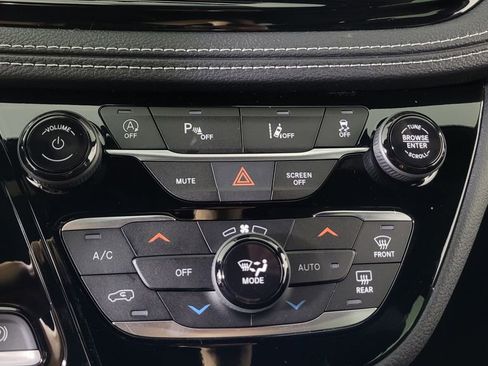 New 2026 Chrysler Pacifica Select image 24