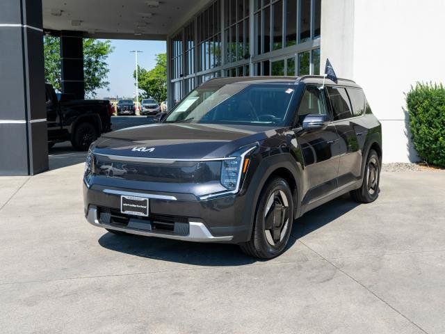 Certified 2024 Kia EV9 Wind AWD/4WD image 3