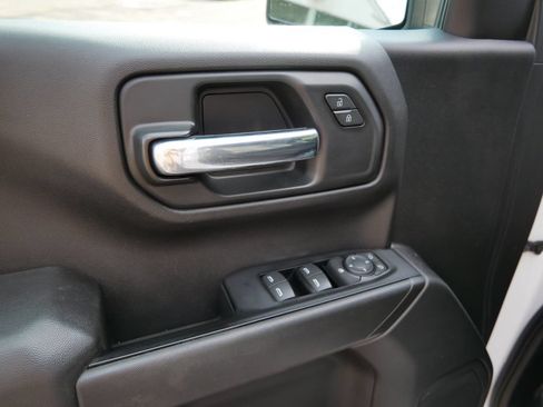 Used 2019 Chevrolet Silverado 1500 Custom w/ Custom Value Package AWD/4WD image 15