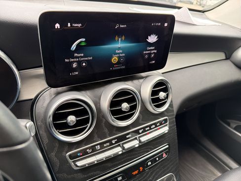 Used 2022 Mercedes-Benz GLC 300 4MATIC image 23