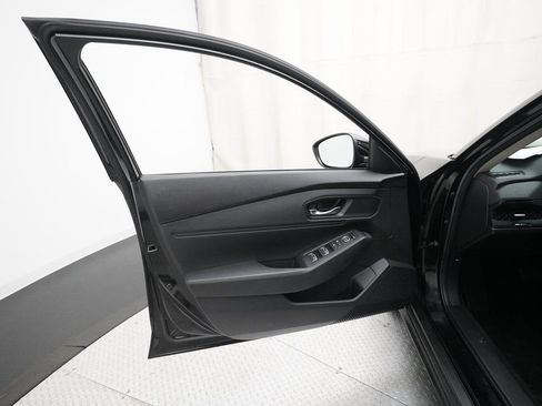 Certified 2023 Honda Accord EX image 27