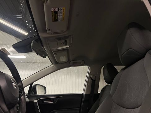 Used 2025 Toyota RAV4 XLE AWD/4WD image 26