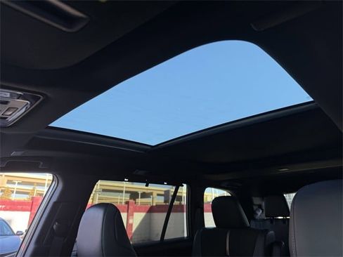 Used 2025 Toyota Grand Highlander AWD Hybrid image 26