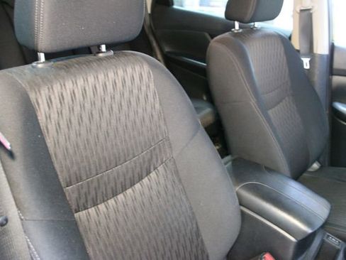 Used 2018 Nissan Rogue SV AWD/4WD image 11