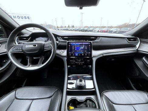 Used 2024 Jeep Grand Cherokee L Limited w/ Luxury Tech Group II image 13