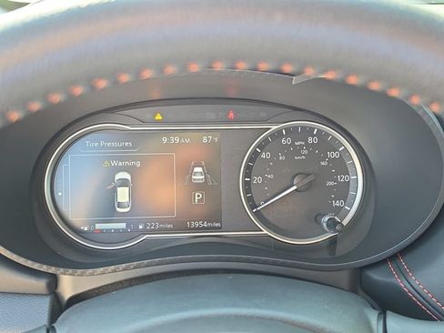 Certified 2025 Nissan Versa SR w/ Trunk Package FWD image 30