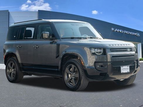 Used 2024 Land Rover Defender 110 X-Dynamic SE AWD/4WD image 3