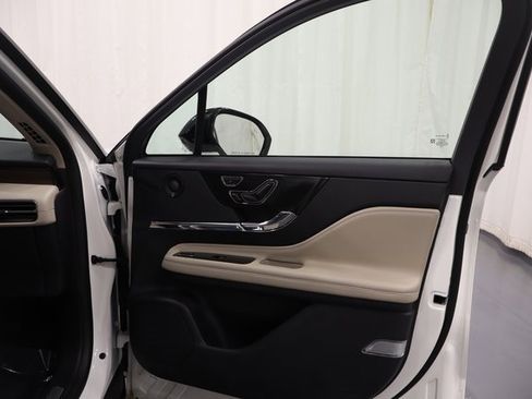 Used 2025 Lincoln Corsair Reserve w/ Equipment Group 202A image 13