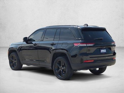 Used 2025 Jeep Grand Cherokee Limited w/ Black Appearance Package AWD/4WD image 8
