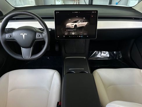 Used 2022 Tesla Model 3 image 4