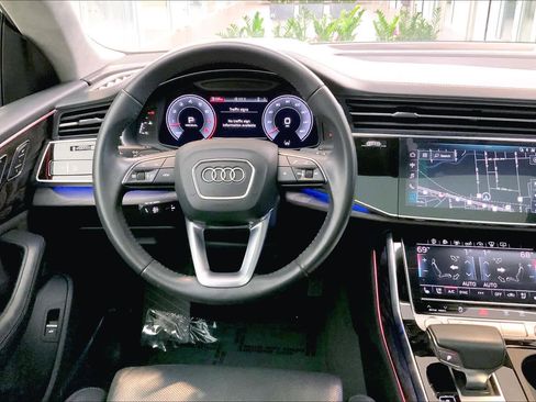 Used 2019 Audi Q8 Prestige w/ Luxury Package AWD/4WD image 5