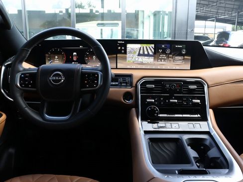 Used 2025 Nissan Armada Platinum Reserve image 27