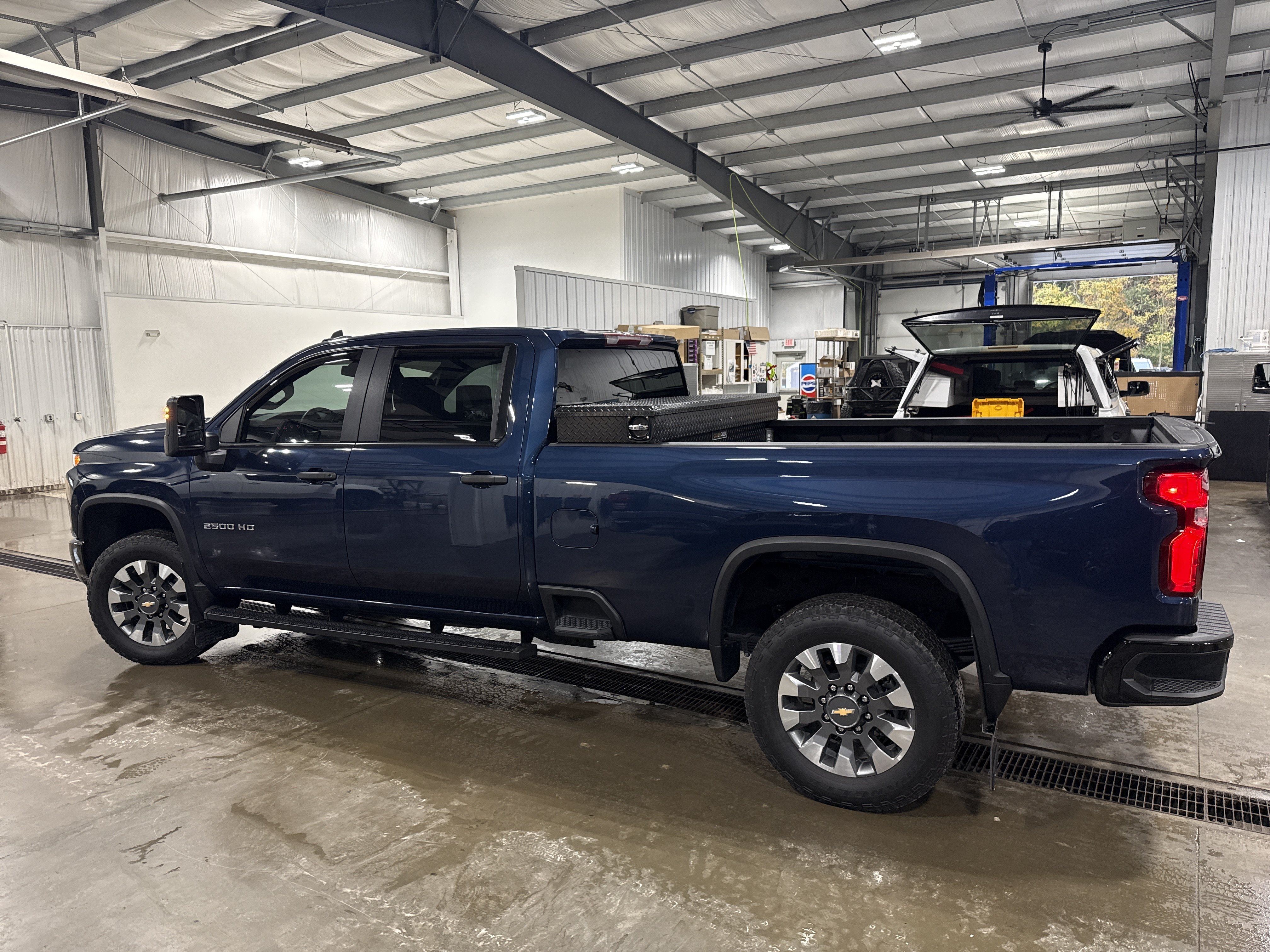 Used 2021 Chevrolet Silverado 2500 Custom w/ Custom Value Package AWD/4WD image 5