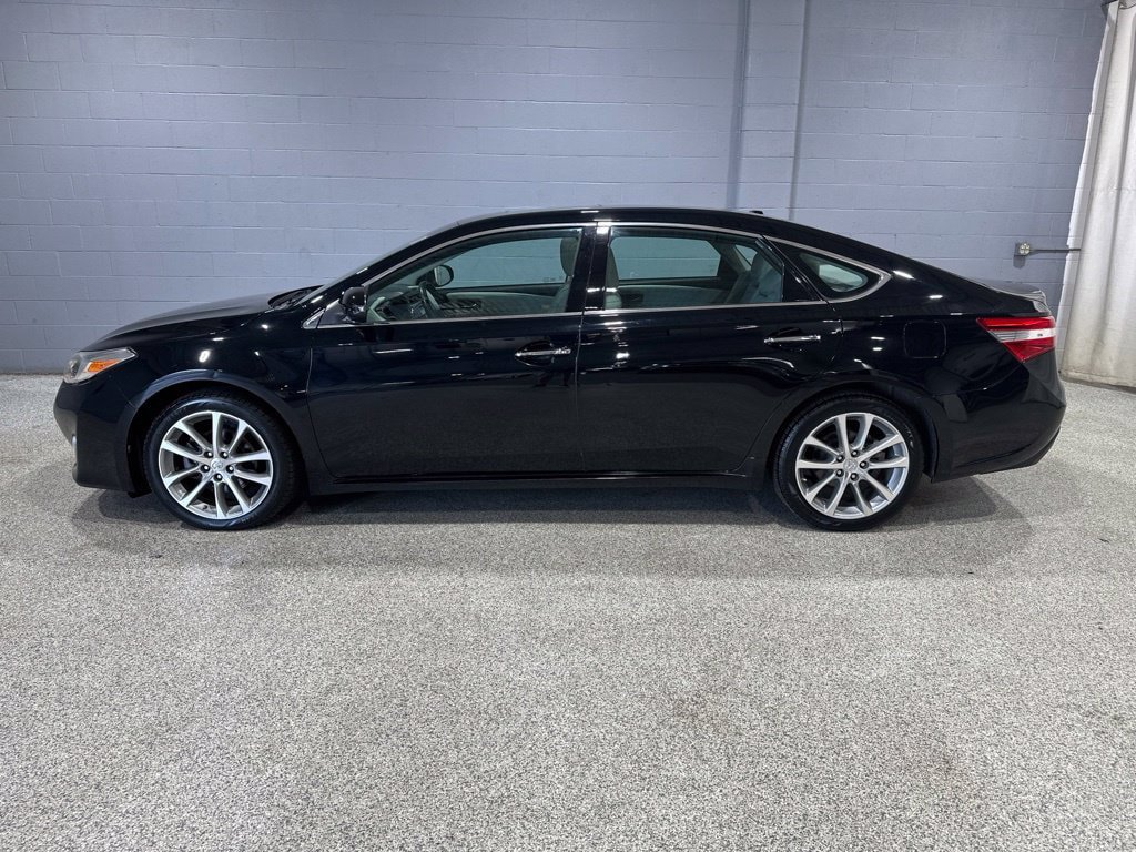 Used 2014 Toyota Avalon XLE Touring FWD image 5
