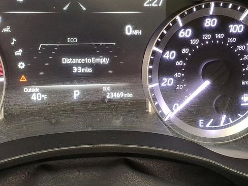 Certified 2023 Toyota Highlander XLE image 13