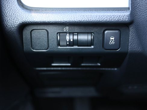 Used 2017 Subaru Forester 2.5i Premium w/ All-Weather Package image 33