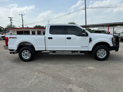 Used 2019 Ford F250 XLT w/ XLT Value Package AWD/4WD image 8