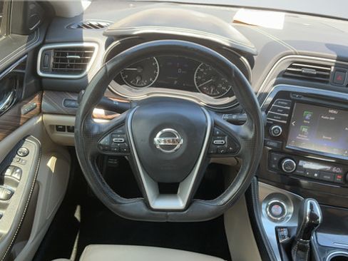 Used 2016 Nissan Maxima Platinum FWD image 10