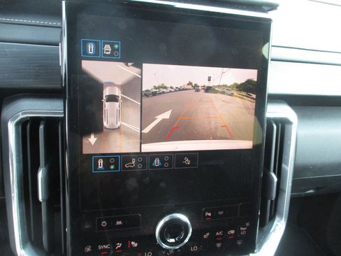 Used 2025 GMC Acadia Elevation image 19