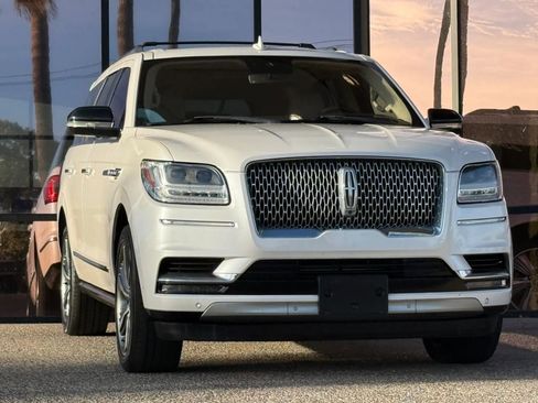 Used 2019 Lincoln Navigator Reserve image 18