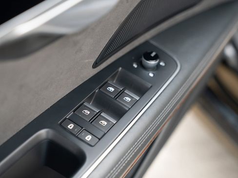 Used 2021 Audi A8 L 3.0T w/ Executive Plus Package image 20