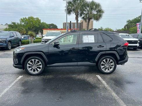 Used 2020 Toyota RAV4 XLE Premium FWD image 4