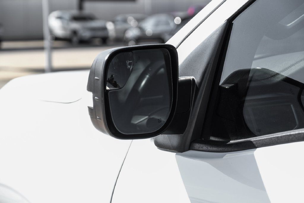 Used 2019 Nissan Titan SL w/ Midnight Edition RWD image 44