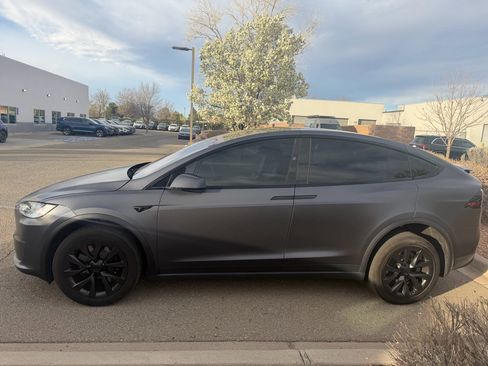 Used 2023 Tesla Model X image 2