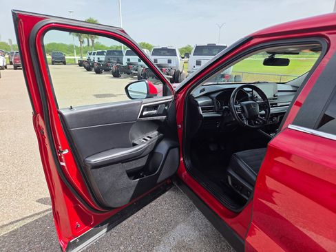 Used 2024 Mitsubishi Outlander SE Black Edition AWD/4WD image 11