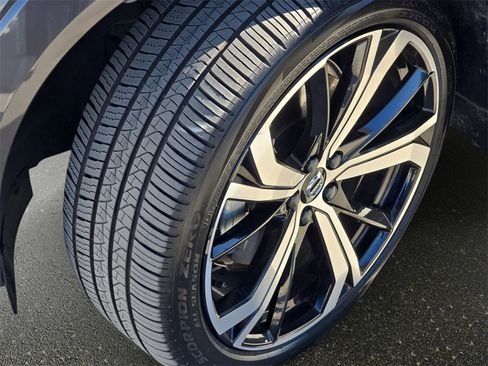 Used 2023 Volvo XC60 T8 Ultimate image 36