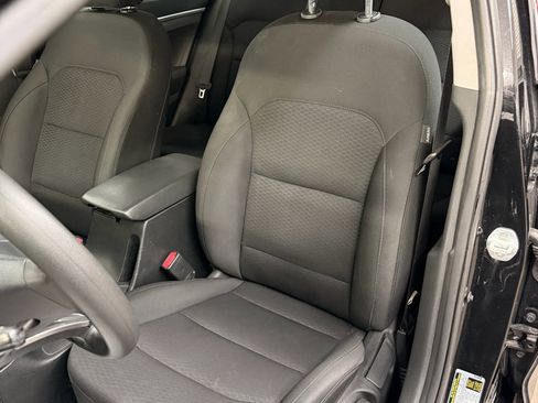 Used 2019 Hyundai Elantra SE w/ Cargo Package image 17