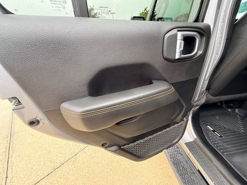 Used 2021 Jeep Wrangler Unlimited Sahara image 18