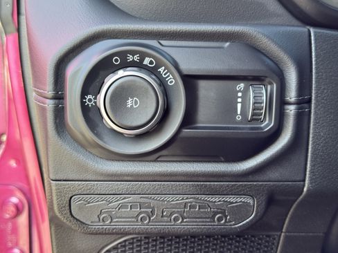 Used 2024 Jeep Wrangler Sahara w/ Safety Group image 31