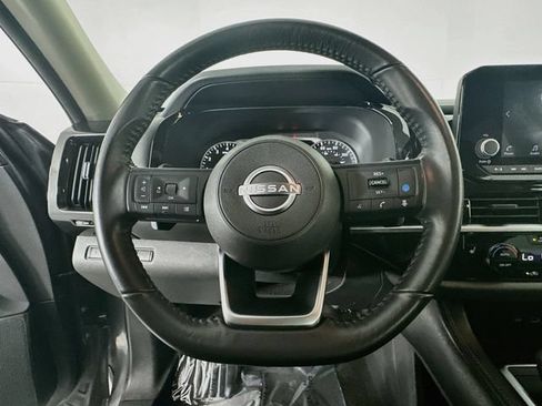 Used 2024 Nissan Pathfinder SV FWD image 13