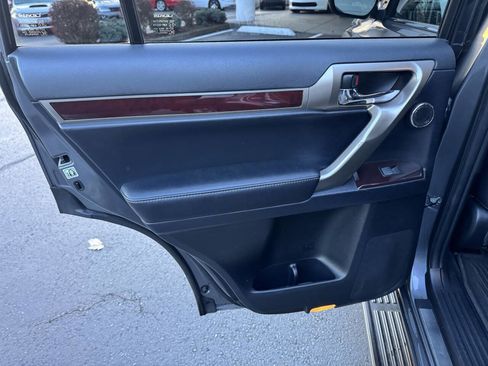 Used 2017 Lexus GX 460 Luxury image 18