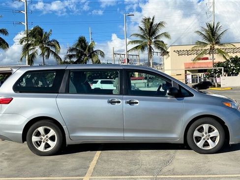 Used 2016 Toyota Sienna L FWD image 4