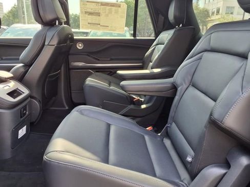 New 2025 Lincoln Navigator L Reserve w/ Jet Appearance Package AWD/4WD image 9